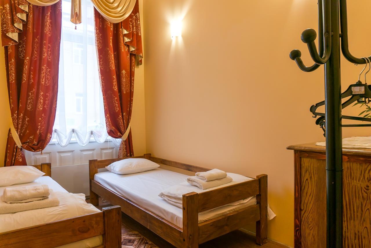 Кімнати В Центрі Hotel Ужгород Екстериор снимка
